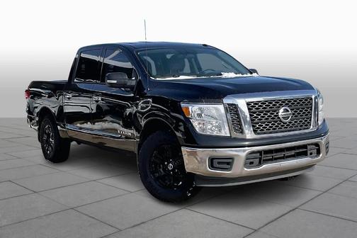 2017 Nissan Titan SV