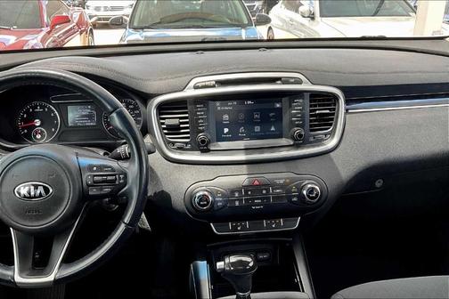 2018 Kia Sorento LX
