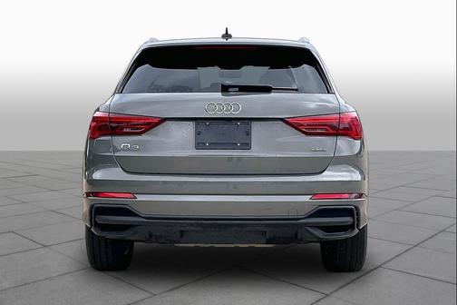 Chronos Gray Metallic 2025 Audi Q3 45 S line Premium