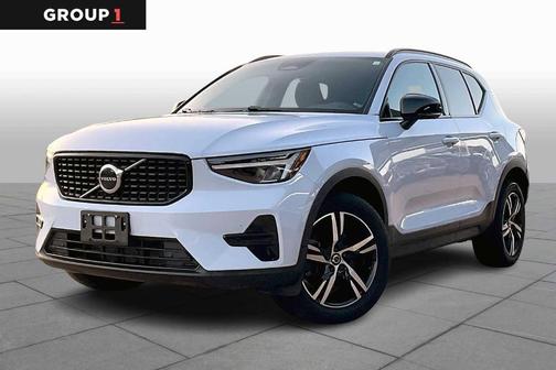 2024 Volvo XC40 CORE THEME