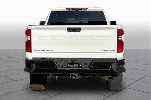 Summit White 2025 Chevrolet Silverado 2500 Custom