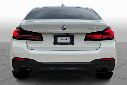 2022 BMW 530 i