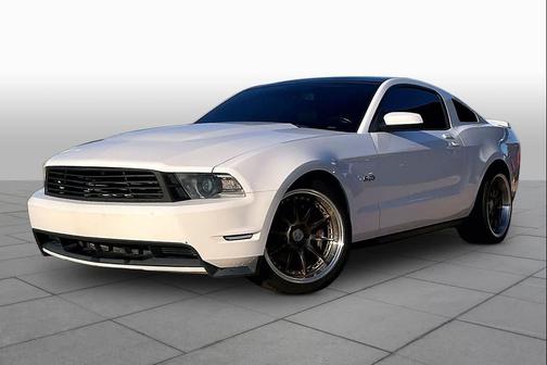 PERFORMANCE WHITE 2012 Ford Mustang GT Premium
