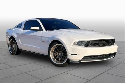 PERFORMANCE WHITE 2012 Ford Mustang GT Premium