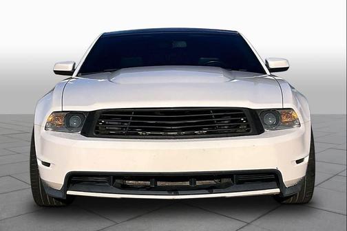 PERFORMANCE WHITE 2012 Ford Mustang GT Premium