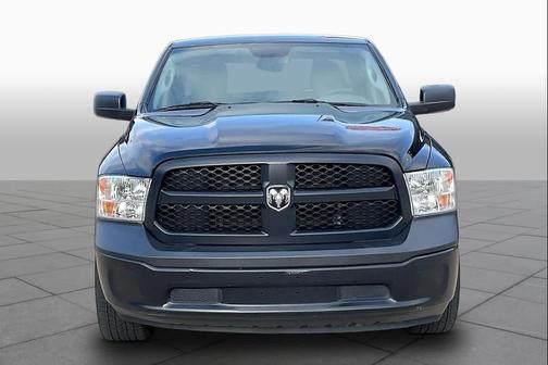 Diamond Black Crystal Pearlcoat 2020 RAM 1500 Tradesman