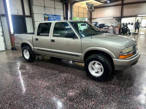 2004 Chevrolet S-10 Base