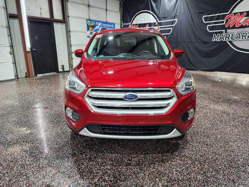 MAROON 2018 Ford Escape SEL
