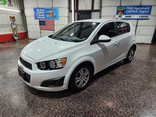 WHITE 2016 Chevrolet Sonic LT