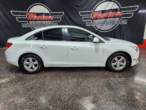 WHITE 2014 Chevrolet Cruze 1LT