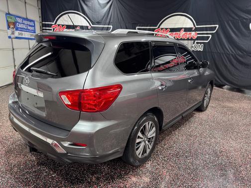 2017 Nissan Pathfinder S