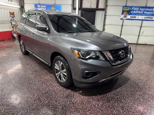 2017 Nissan Pathfinder S