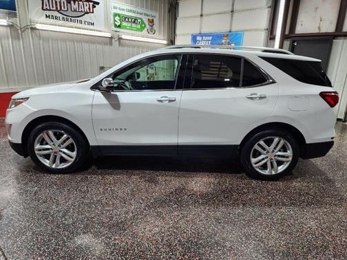 Iridescent Pearl Tricoat 2019 Chevrolet Equinox Premier w/2LZ