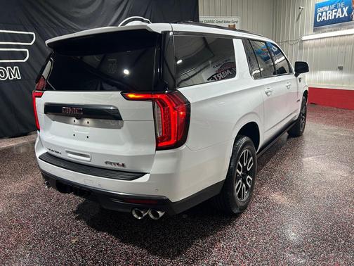 2023 GMC Yukon XL AT4