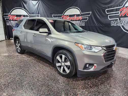 Pepperdust Metallic 2018 Chevrolet Traverse LT Leather