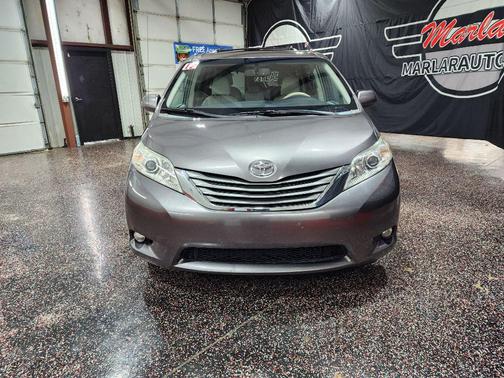 2012 Toyota Sienna XLE