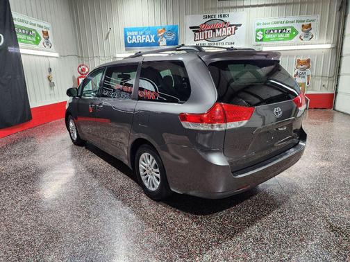 2012 Toyota Sienna XLE