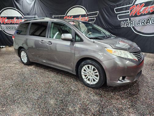 2012 Toyota Sienna XLE