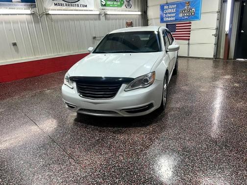 2013 Chrysler 200 Touring