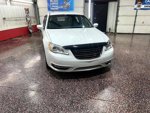 2013 Chrysler 200 Touring