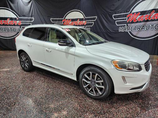 WHITE 2017 Volvo XC60 T6 Dynamic