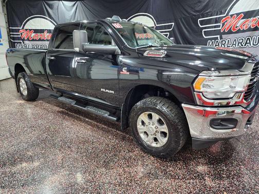 Diamond Black Crystal Pearlcoat 2019 RAM 3500 Big Horn Crew Cab 4x4 8' Box
