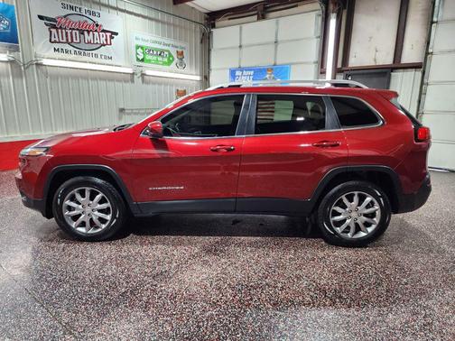 Deep Cherry Red Crystal Pearlcoat 2017 Jeep Cherokee Limited