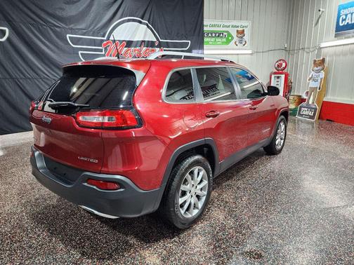 Deep Cherry Red Crystal Pearlcoat 2017 Jeep Cherokee Limited