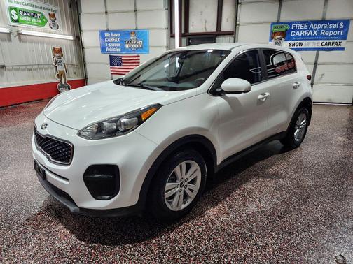 Clear White 2017 Kia Sportage LX
