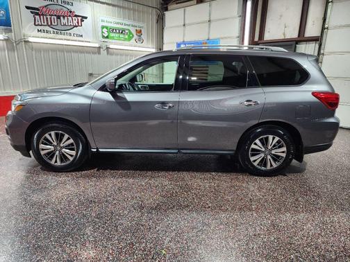 Gun Metallic 2020 Nissan Pathfinder S 2WD
