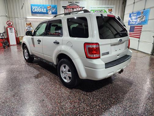 WHITE 2010 Ford Escape XLT