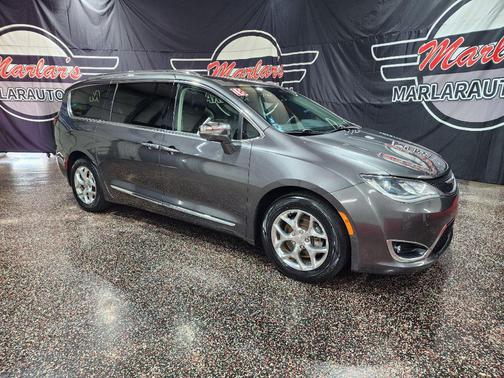 Granite Crystal Metallic Clearcoat 2018 Chrysler Pacifica Limited
