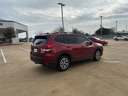 2024 Subaru Forester Premium