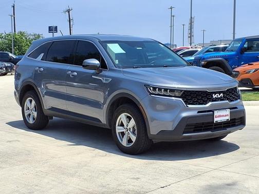 2022 Kia Sorento LX