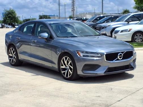 2020 Volvo S60 T6 Momentum