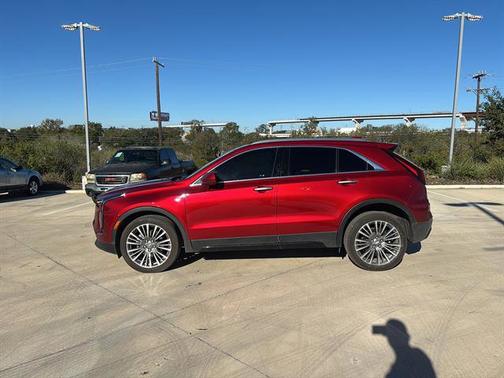 2024 Cadillac XT4 FWD Premium Luxury