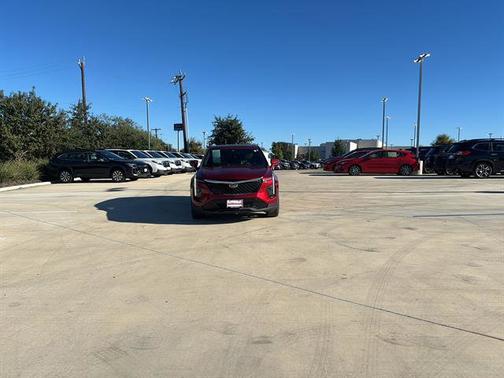 2024 Cadillac XT4 FWD Premium Luxury