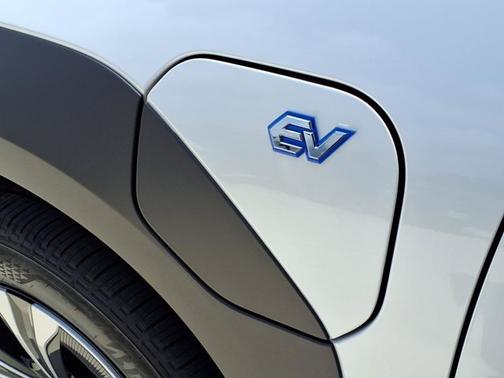 2025 Subaru Solterra Premium