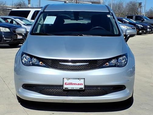 2022 Chrysler Voyager LX