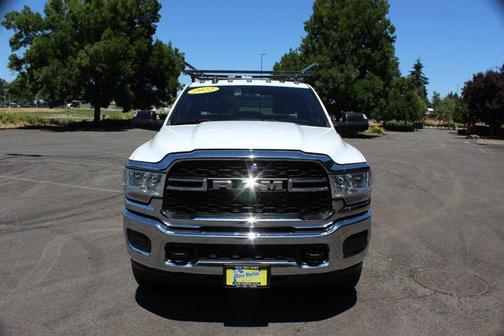 Bright White Clearcoat 2022 RAM 2500 Tradesman Crew Cab 4x4 8' Box
