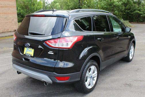 Tuxedo Black Metallic 2013 Ford Escape SE
