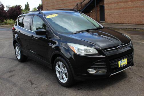 Tuxedo Black Metallic 2013 Ford Escape SE