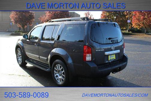 2011 Nissan Pathfinder LE