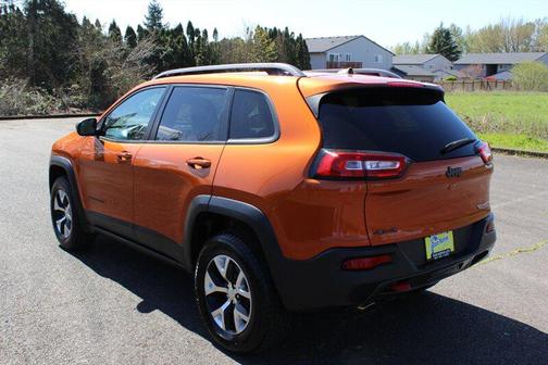 Mango Tango Pearlcoat 2016 Jeep Cherokee Trailhawk