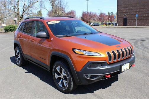 Mango Tango Pearlcoat 2016 Jeep Cherokee Trailhawk