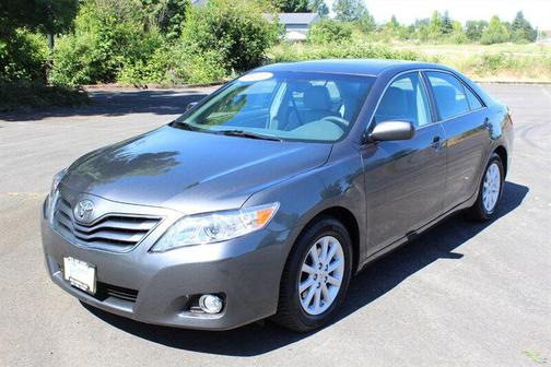 Magnetic Gray Metallic 2011 Toyota Camry XLE