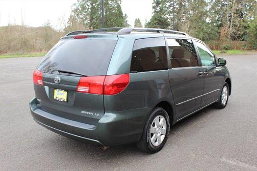 2004 Toyota Sienna CE