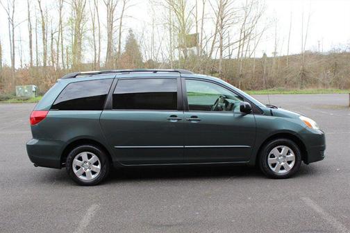 2004 Toyota Sienna CE