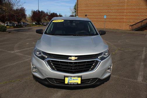 Silver Ice Metallic 2019 Chevrolet Equinox LS