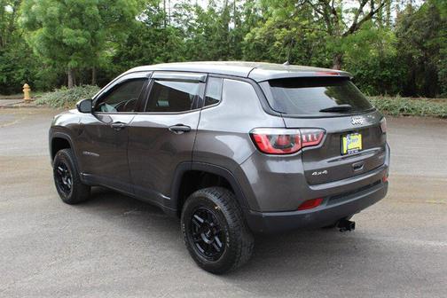 Granite Crystal Metallic Clear Coat 2018 Jeep Compass Sport